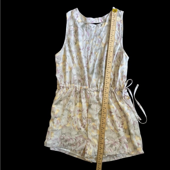 NWT Kimchi Blue Floral Sleeveless Romper - Pastel Shades with Drawstring Waist - Picture 11 of 12